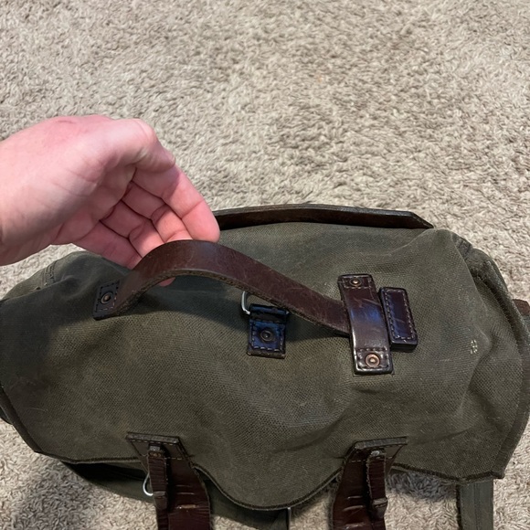 Saddleback Leather Mountainback Collection - *Original* Messenger Bag - Picture 13 of 16